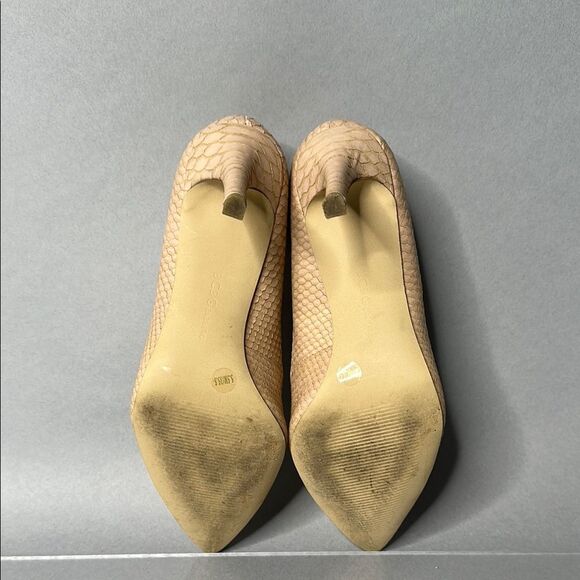 🤎 BCBGeneration Nude Faux Snakeskin Pointed Toe Heels – Size 5.5
(1523) - Picture 8 of 12